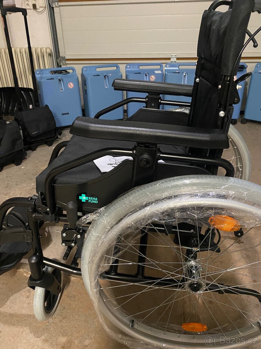 Půjčujeme kompenzační pomůcky - 16