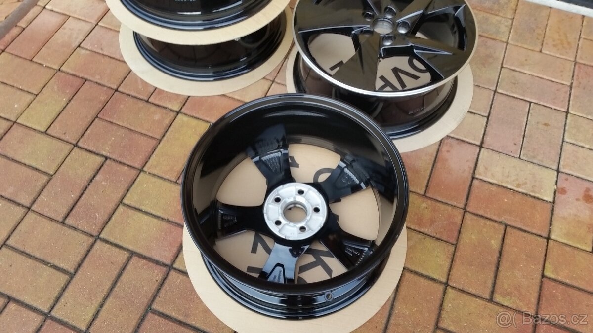 ALU kola ŠKODA SCALA 5x100 R17 letní sada 205/50 r17 NOVÉ - 16