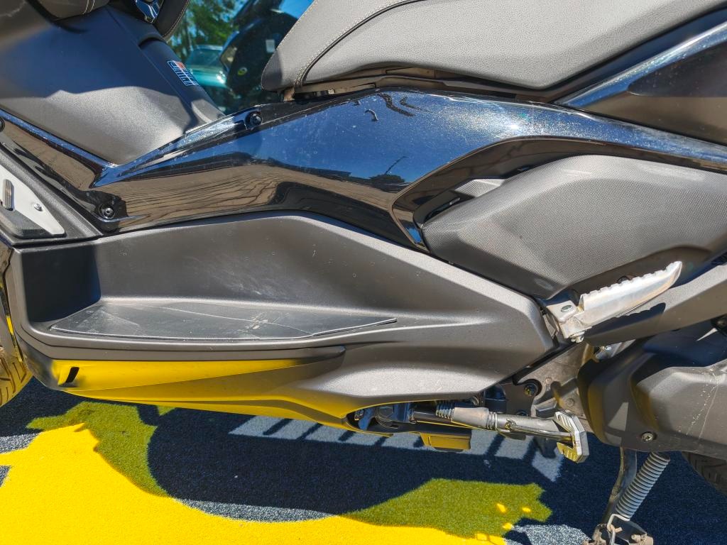 Yamaha X-Max 125 TECH MAX - 16