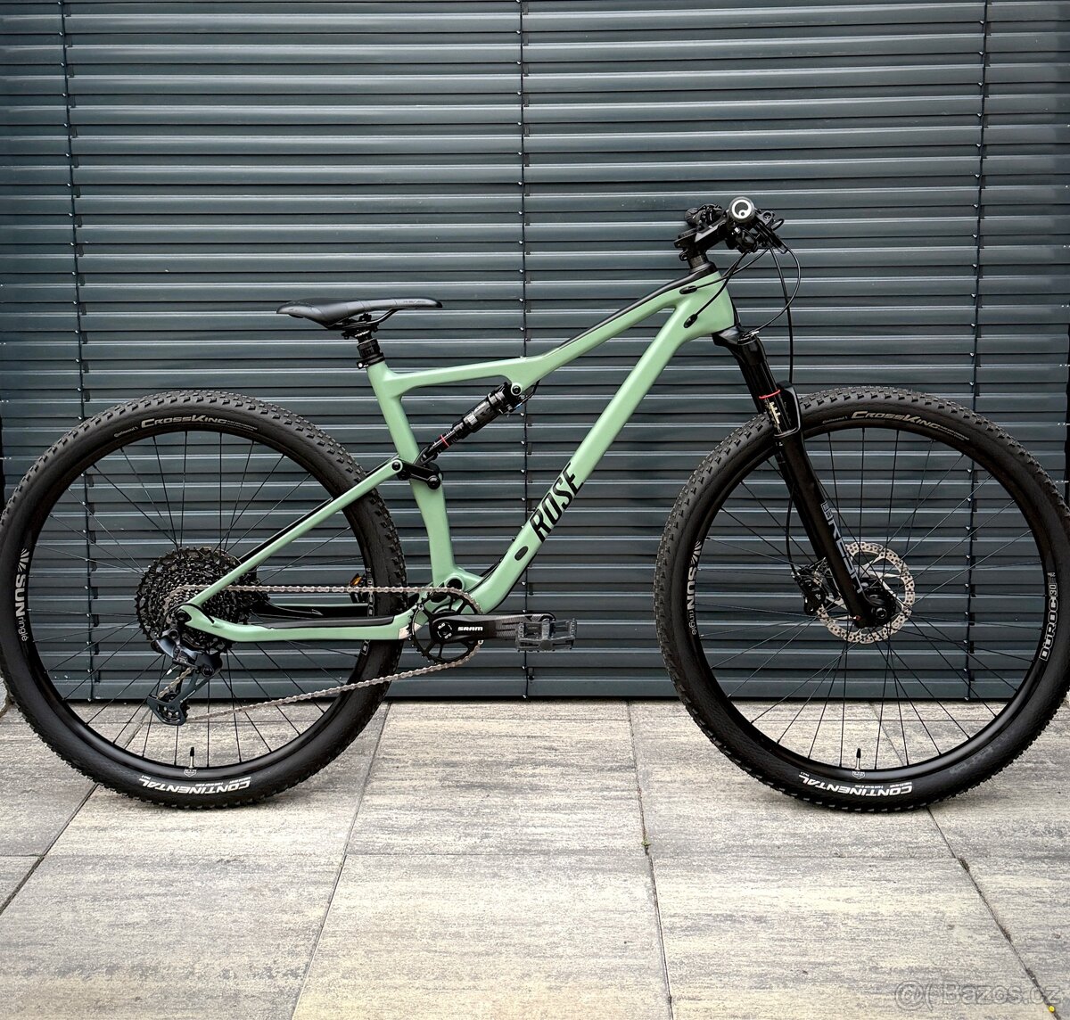 Rose Thrill Hill 1, 2024, vel. L - 16