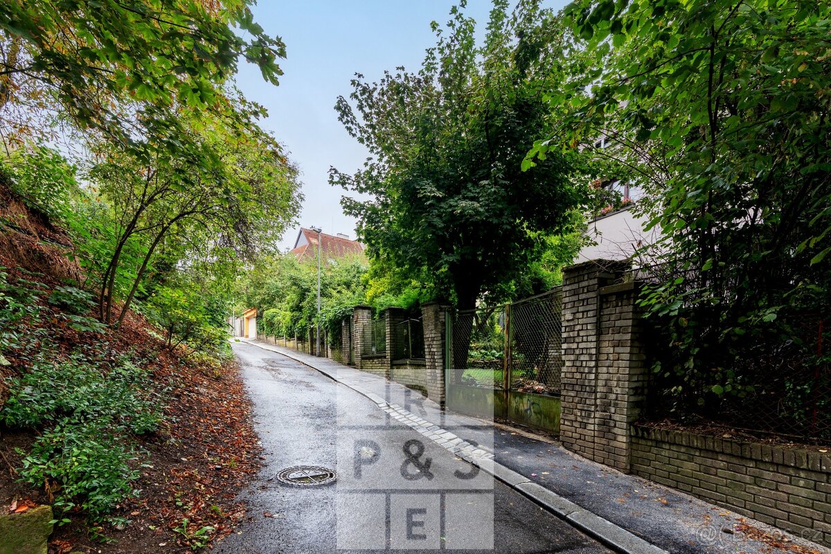 Prodej bytu 3+1 98 m² + zahrada 591 m², Praha - Smíchov - 16