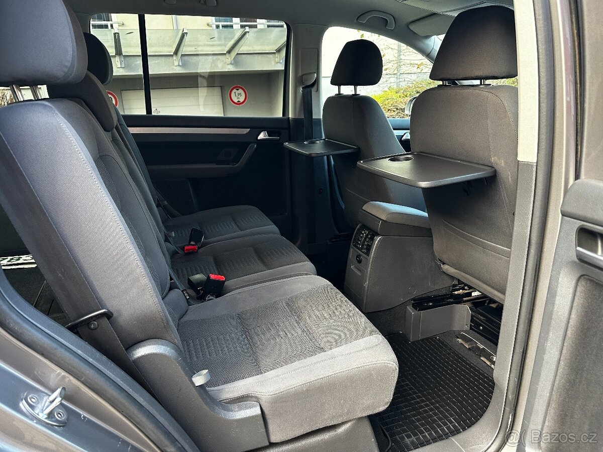 Volkswagen Touran 1.4 TSI 103 kW Highline Navi ParkAssist - 16