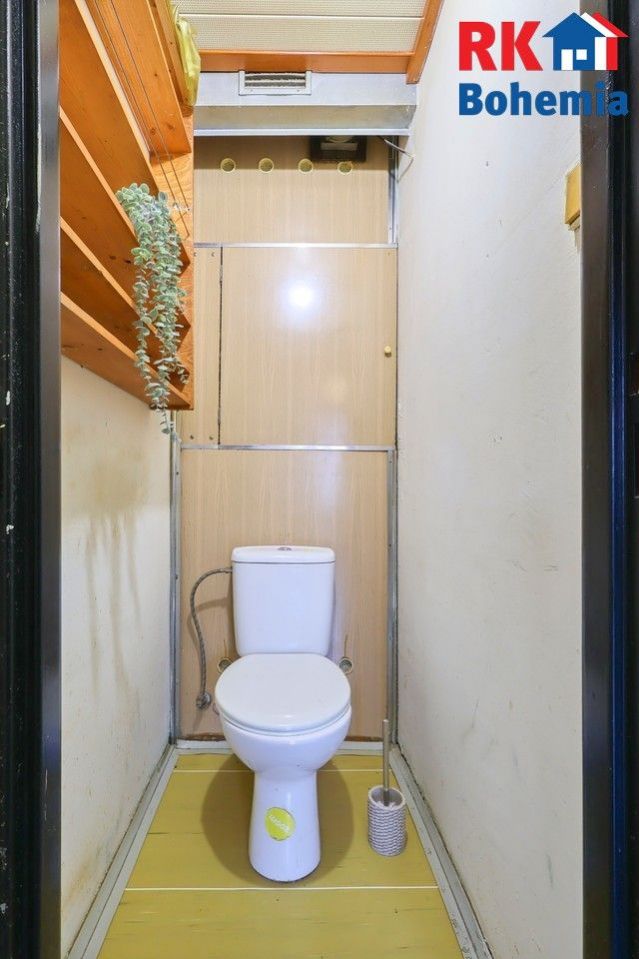 Pronájem bytu 3+1 s lodžií v Praze 8 - Kobylisích, v ulici Š - 16