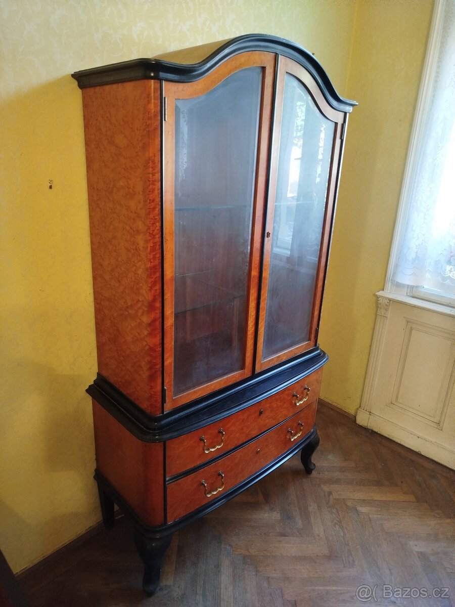 Starožitný obývací nábytek v zachovalém stavu - 16