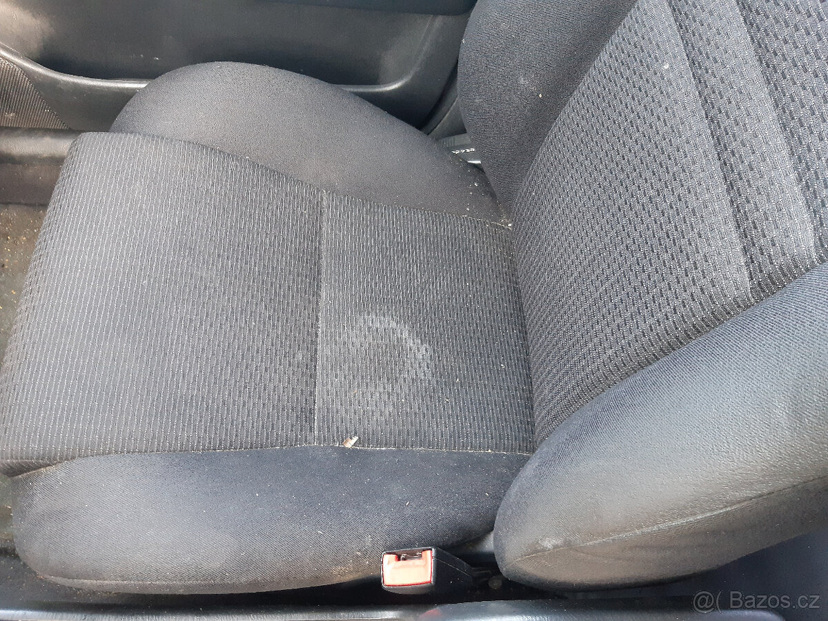 Toyota Corolla 1,4 D-4D 66kW 2005 Combi 1ND - dily - 16