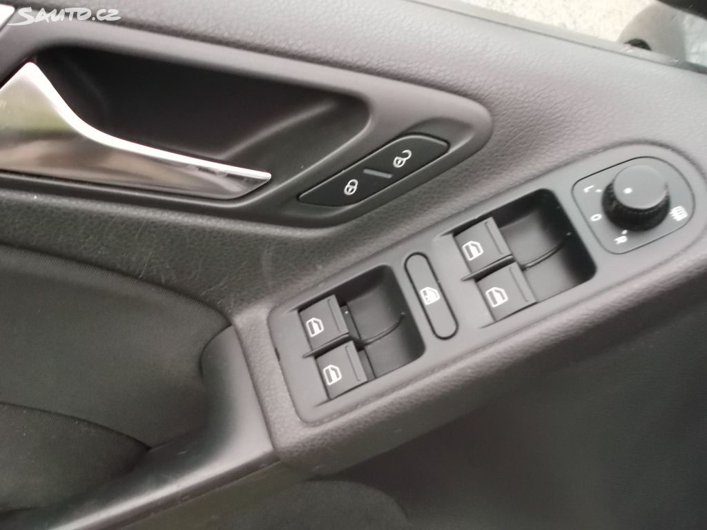 Volkswagen Golf 1,4 16V aut.kl,plnáserviska,TOPstav - 16