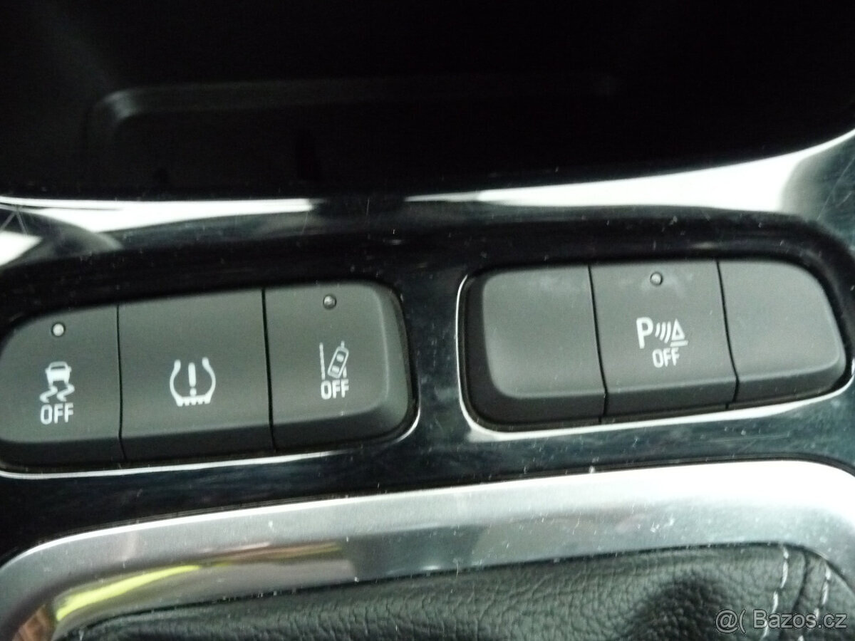 Opel Crossland X 1.2i 81ks Edition po 1.majit a servise - 16