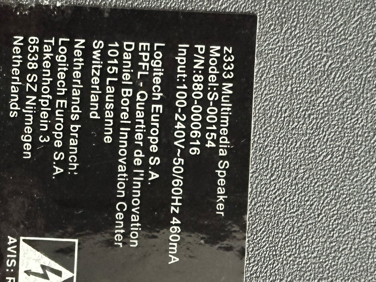 Celý pc monito - 16