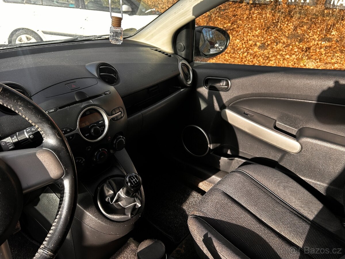 Mazda 2 1,4i 63kW, r.v. 2009 - 16