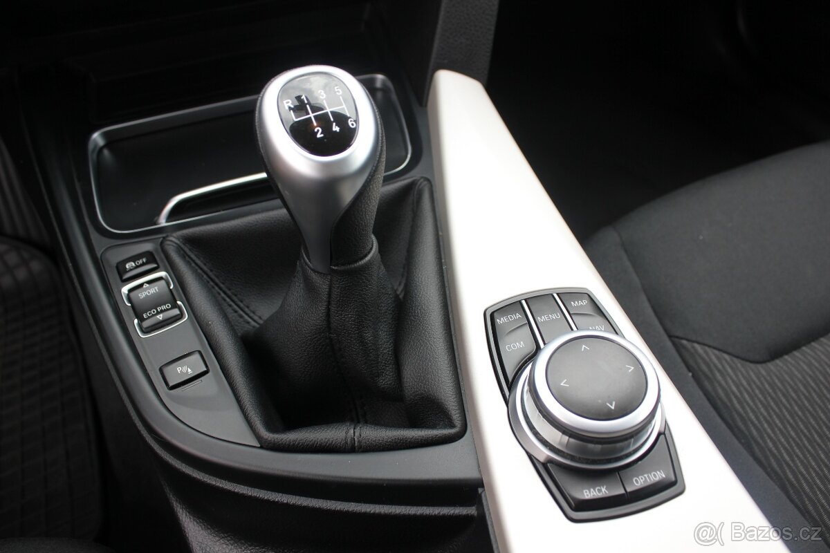 BMW 318D, FULL LED, NAVI, MANUÁL - 16