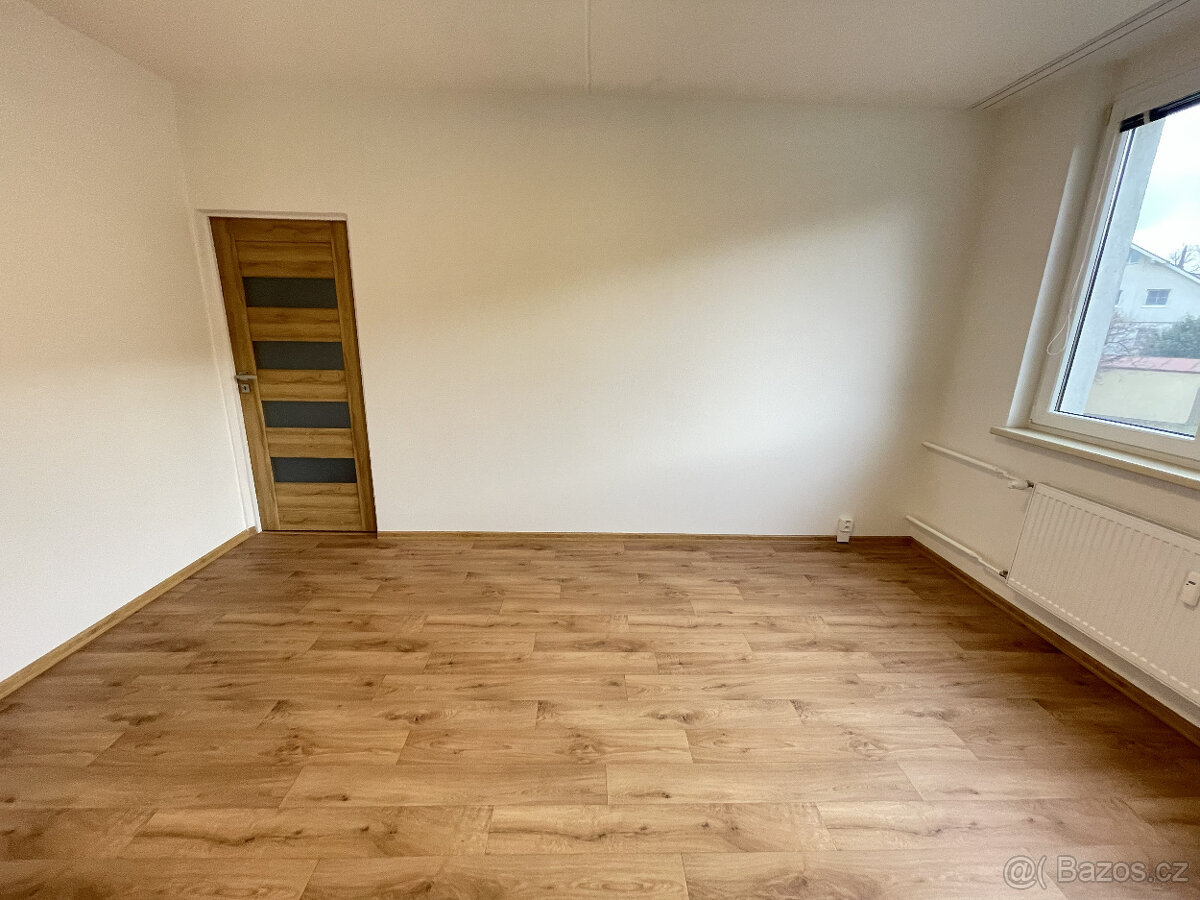 PRONÁJEM BYTU 3+1 V KLATOVECH - 16