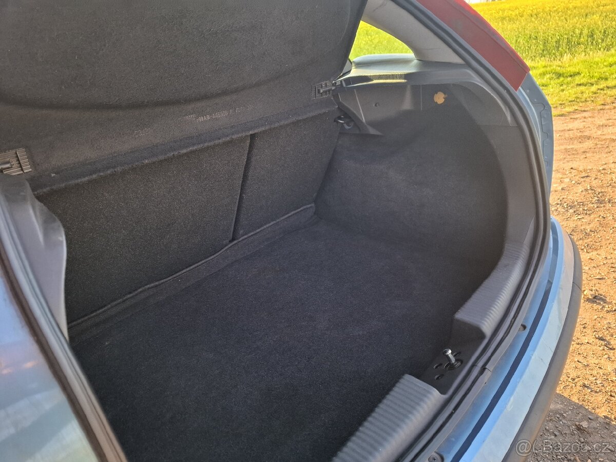 Ford Focus MK1 1.8i 85 kW Hatchback - 16