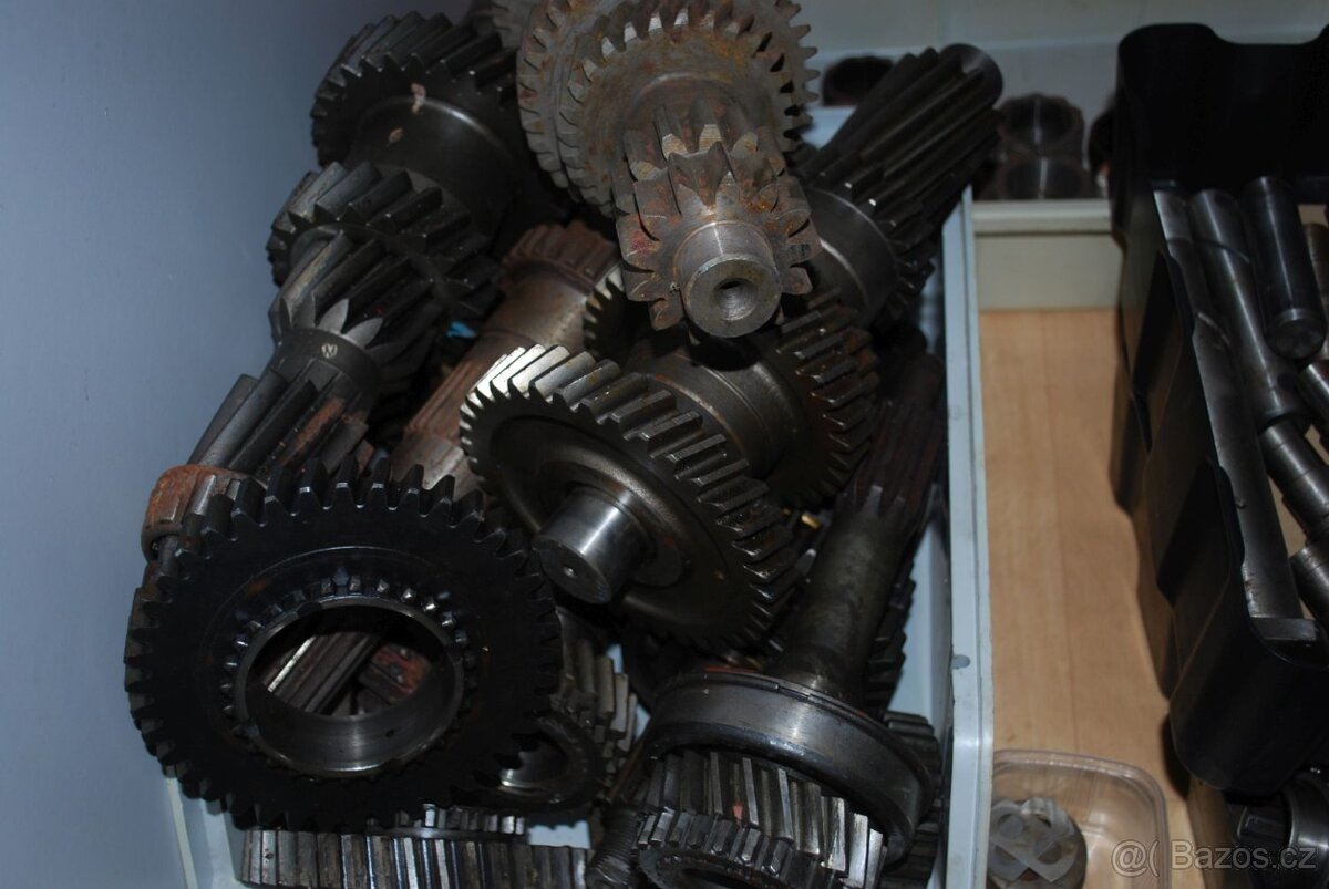 Avia A15 - A31T - velké množství NOVÝCH dílů - 16