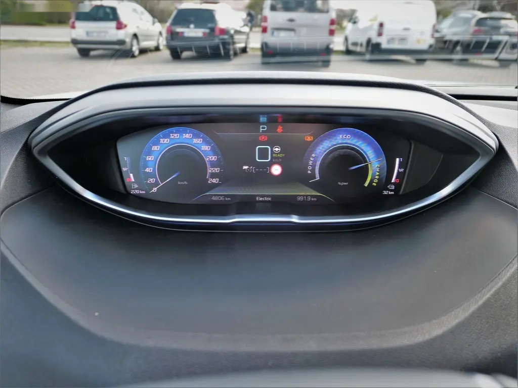 Peugeot 3008, GT Plug-in HYBRID 225 e-EAT8 - 16