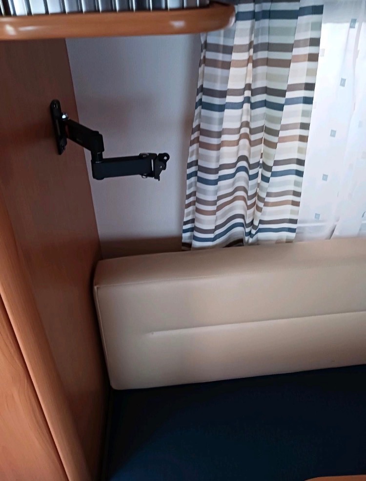 Karavan Fendt Saphir 410 Mover 2009 - 16