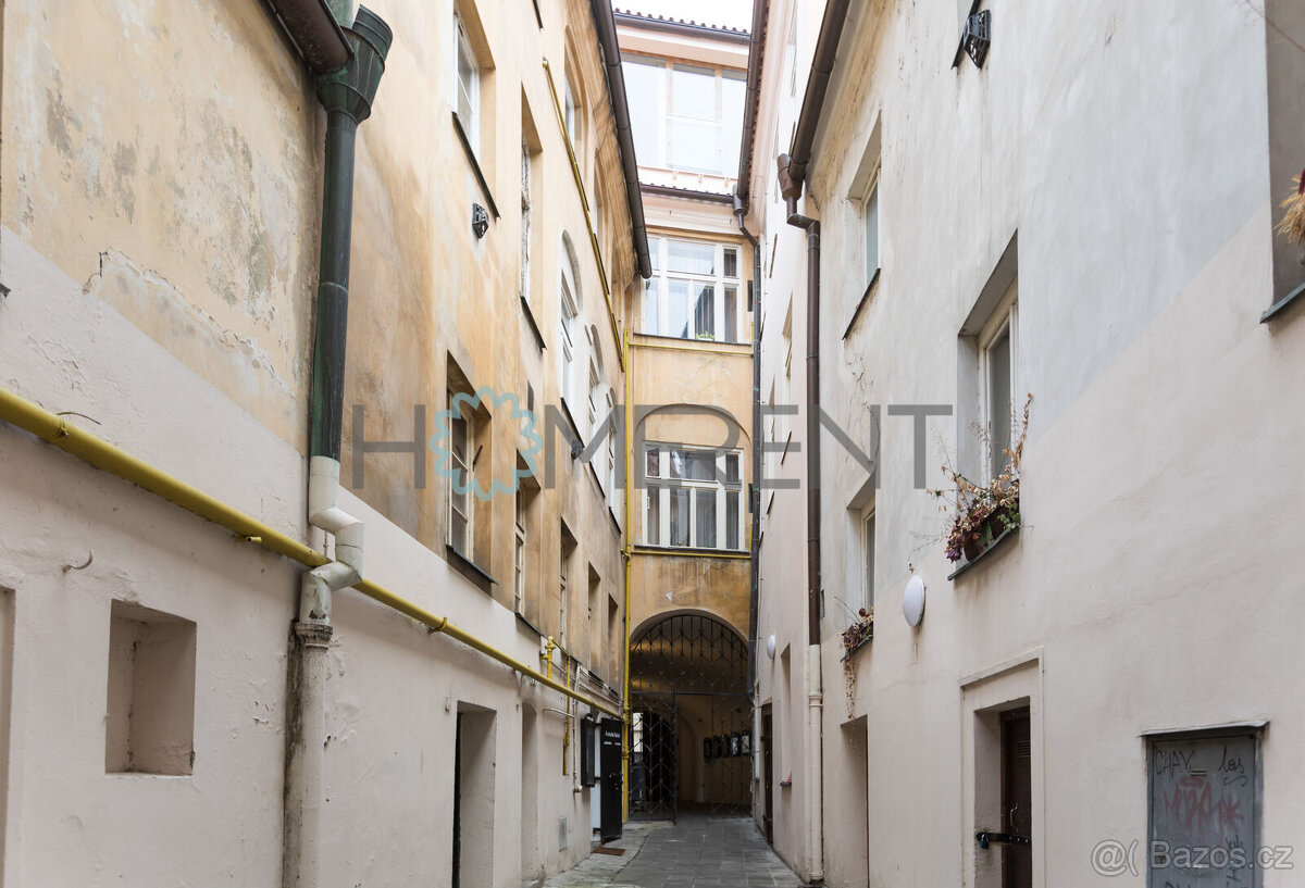 Útulný byt 1+1 s kouzlem staré Prahy – Malostranské náměstí - 16
