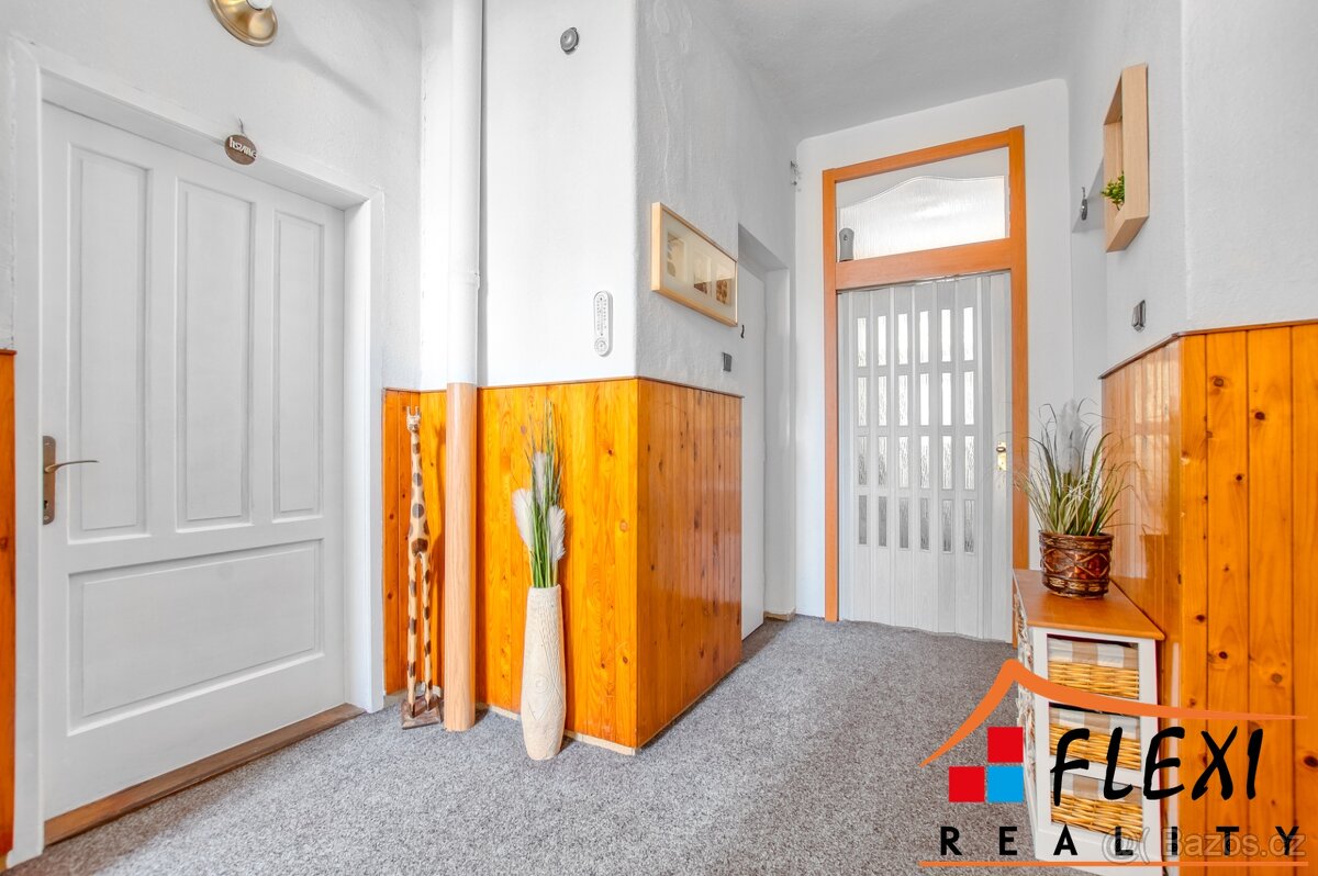 Prodej vily (241 m²) s výjimečným pozemkem (3528 m²), Čelad - 16