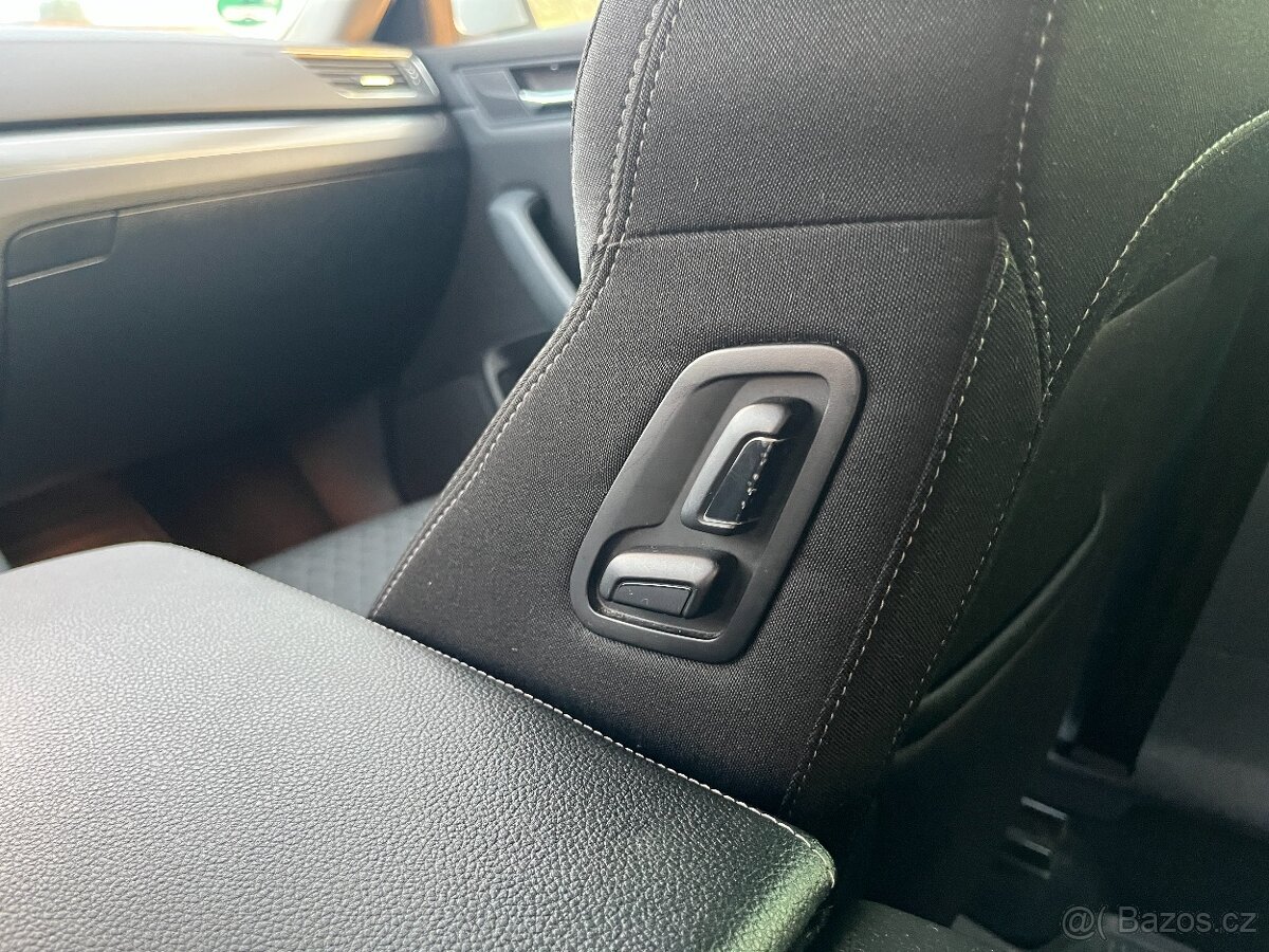 Škoda Superb 2.0tdi 140kw manuál po servisu nehavarované - 16