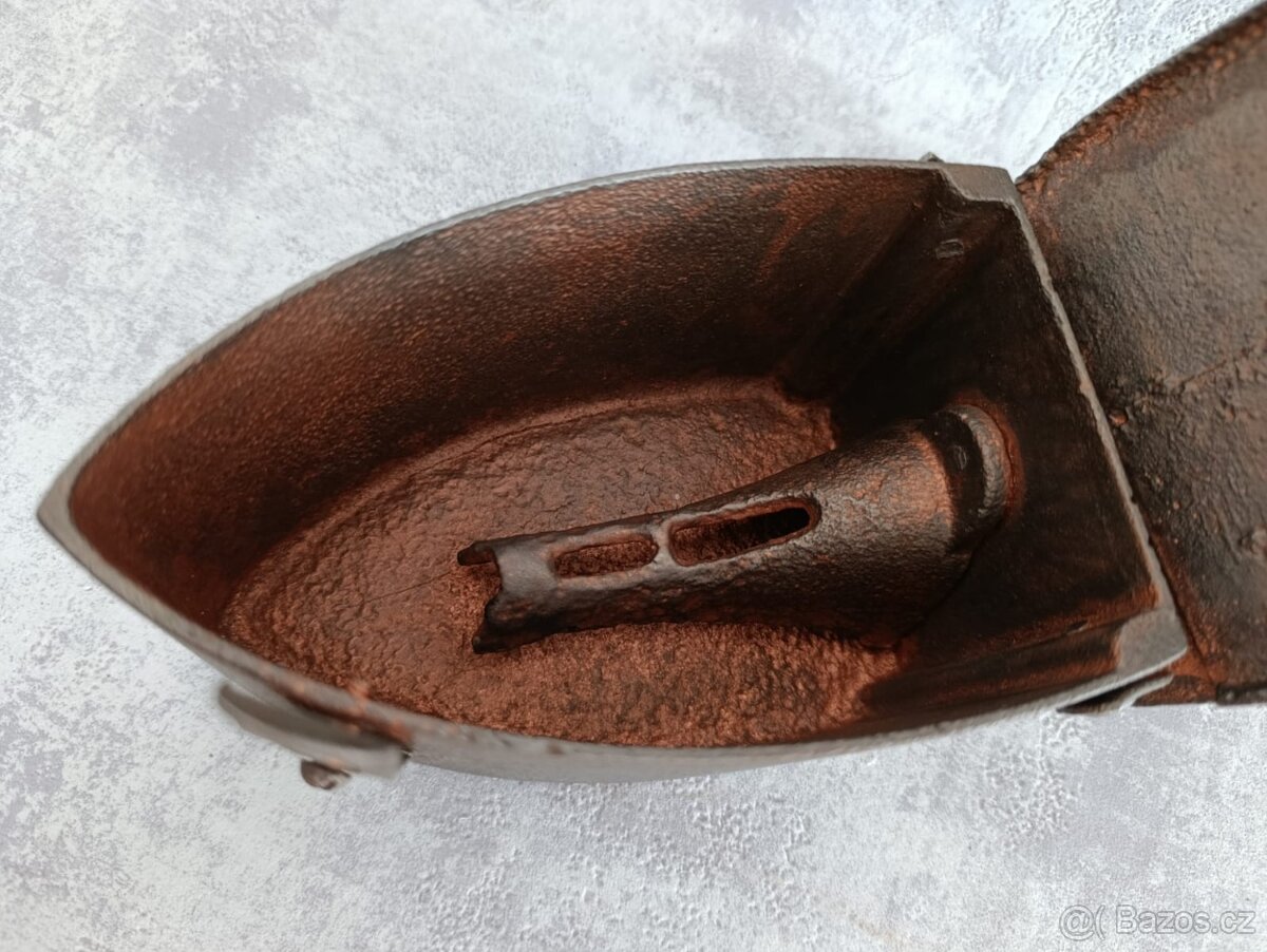 Orig.atypická vzácná žehlička DRAK do sbírky, dekorace - 16