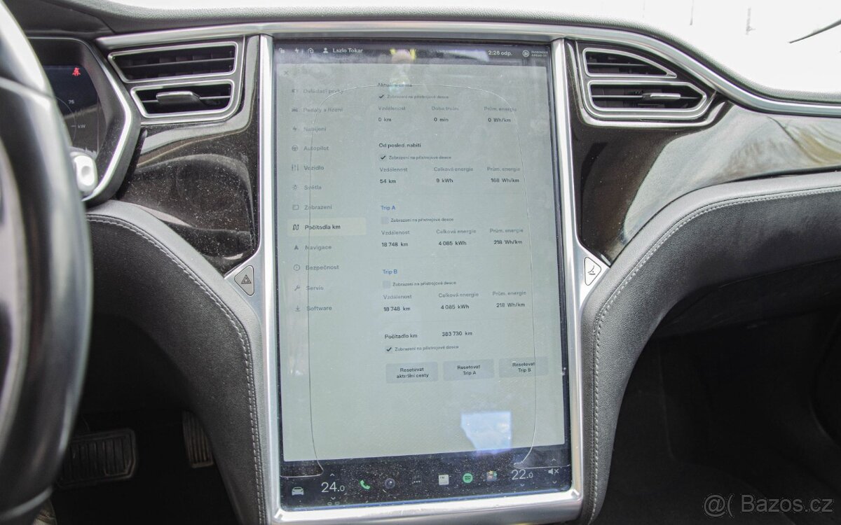 Tesla Model S 85 Free Supercharger - 16