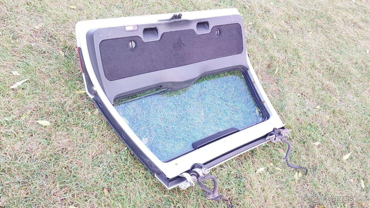 BMW E39 – DVEŘE KUFRU TOURING - 16