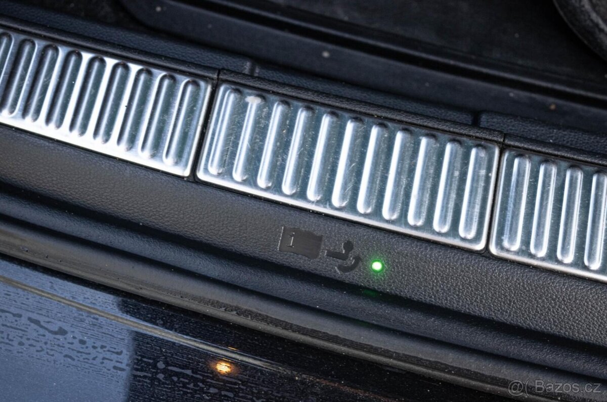 Škoda Superb Combi 2.0 TDI Sportline DSG - 16