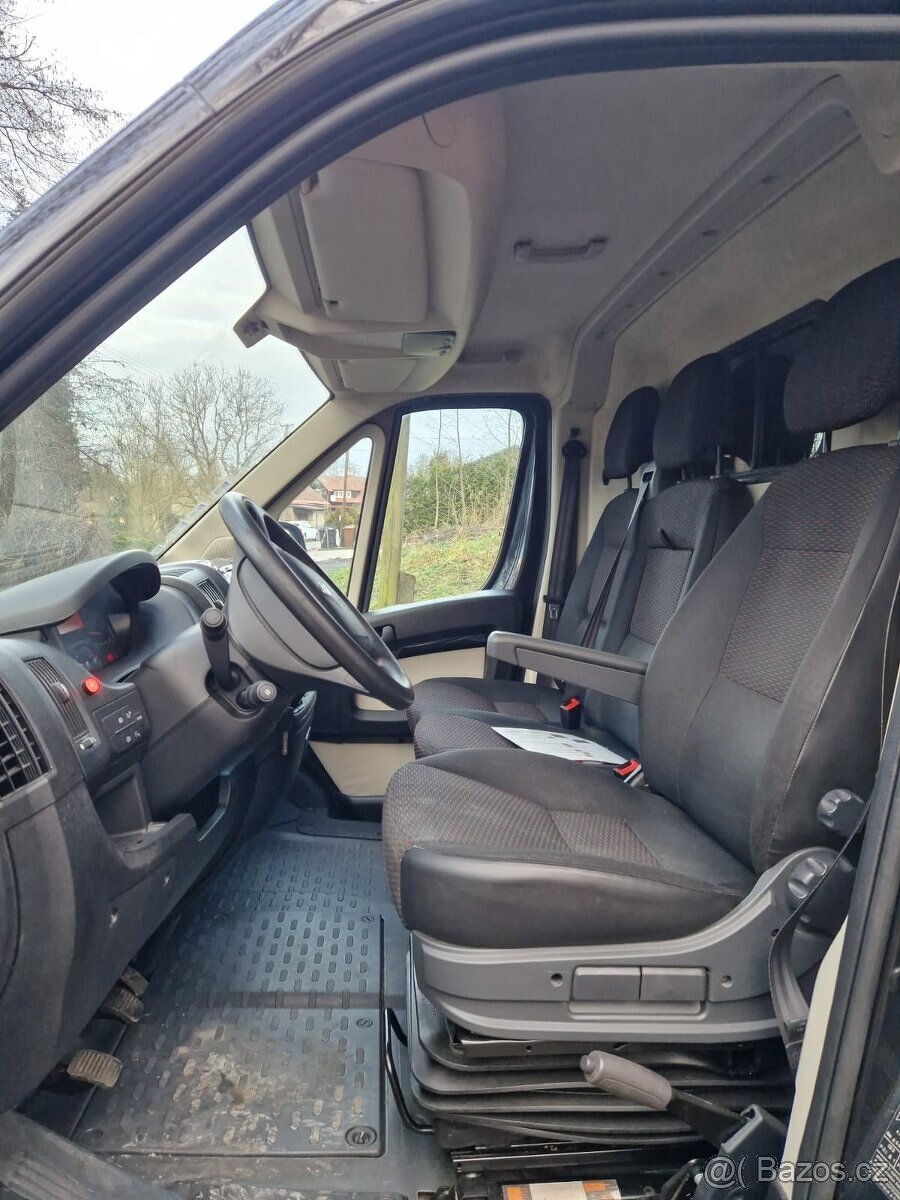 Dodávka s motorem 3,0 IVECO + hydraulické čelo - 16