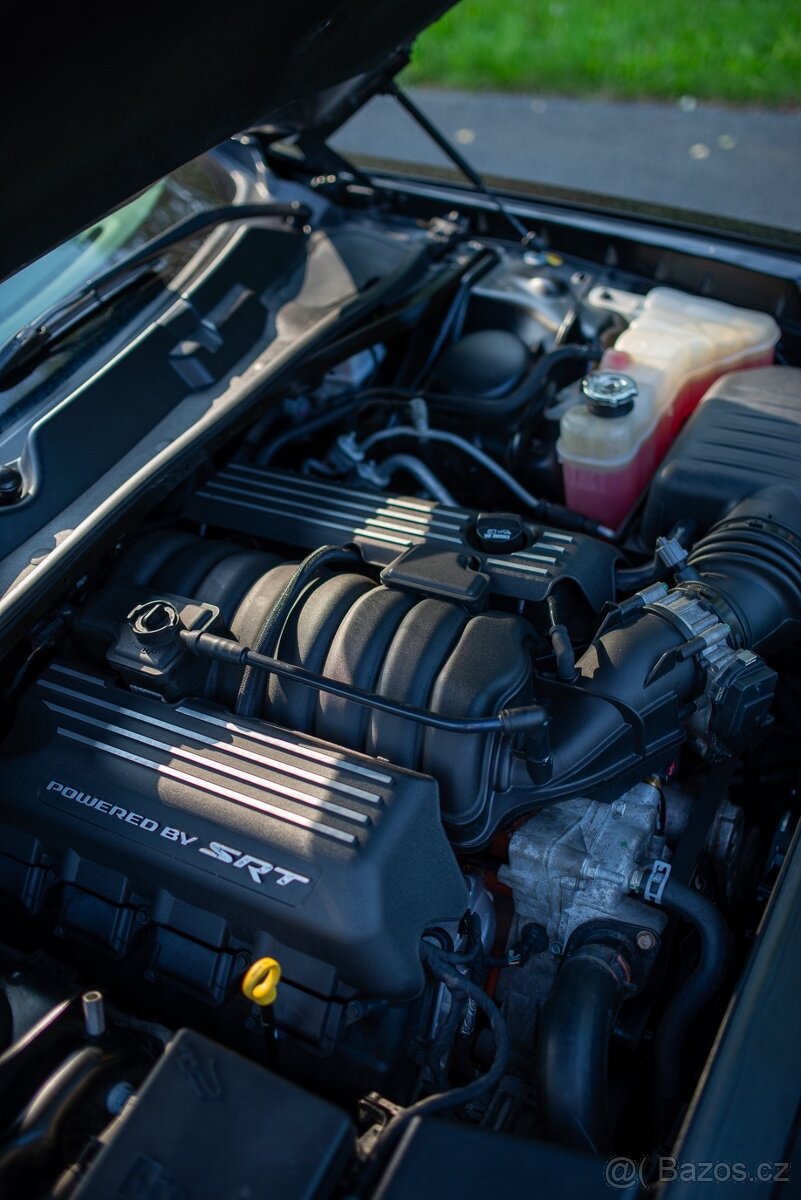 Dodge Challenger - 16