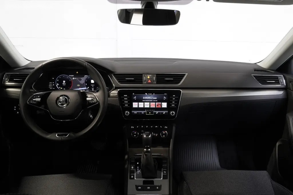 Škoda Superb, 2.0TSI,Style,DSG,Virtual,Tažné - 16