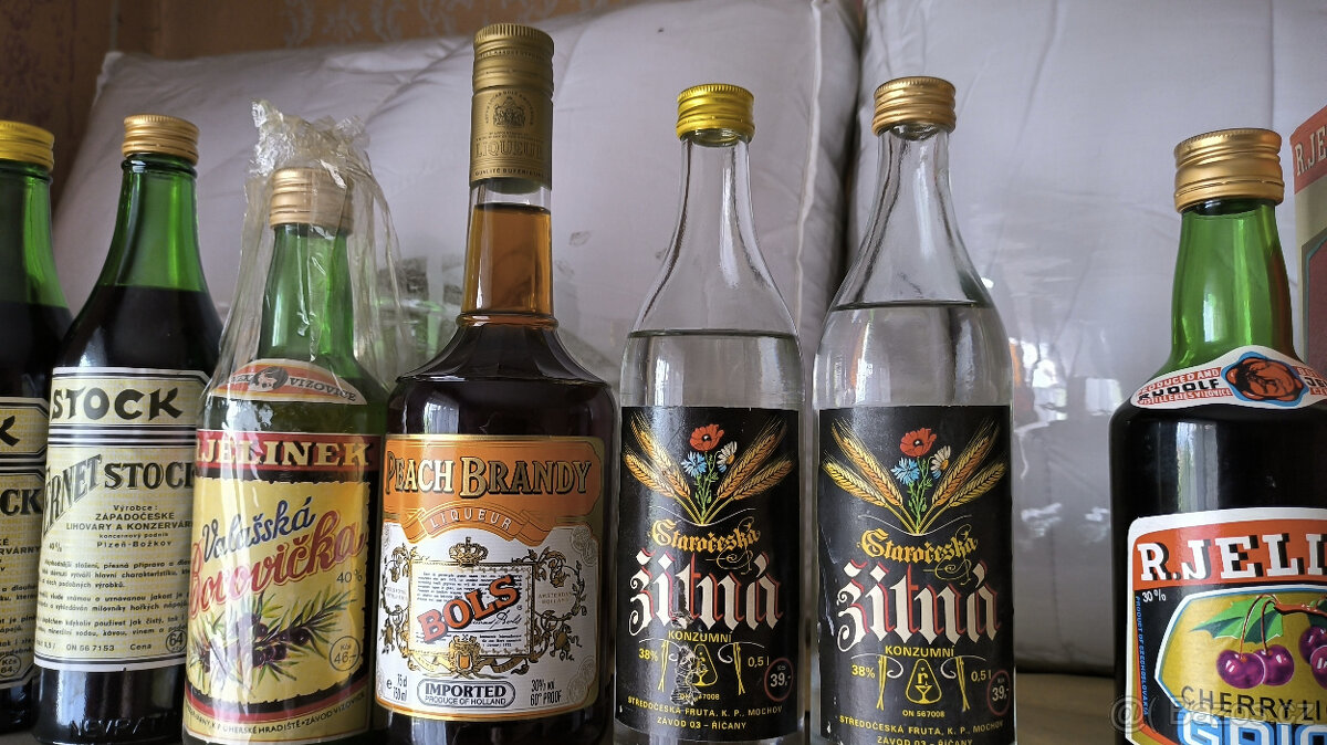 Alkohol - vodka, griotte, myslivec, žitná, režná, gin - 16