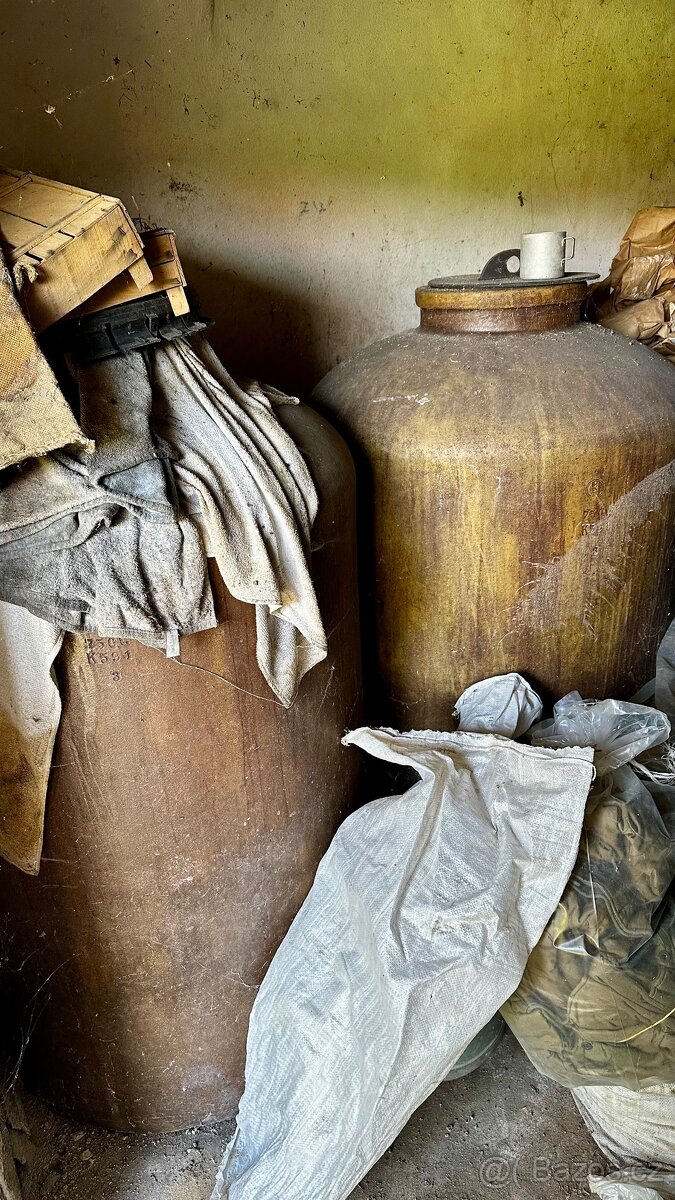 NEREZOVÉ - KAMENINOVÉ - PLASTOVÉ - NÁDOBY - 1000L - 6000L - 16