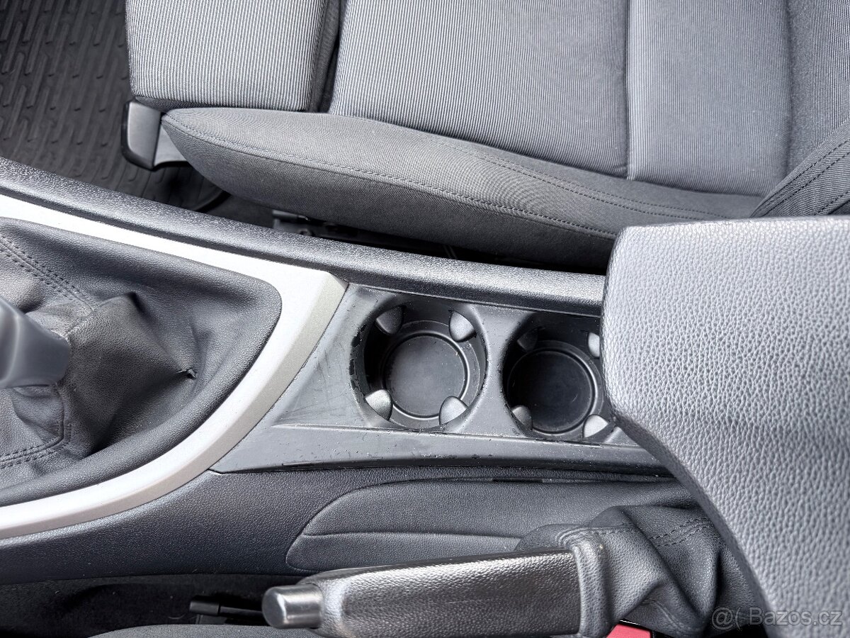 BMW E87 - 120D - 16