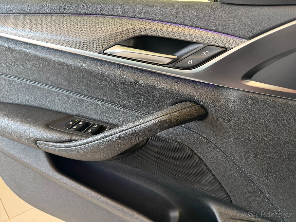 BMW 520d xDrive M-SPORT Webast DPH - 16