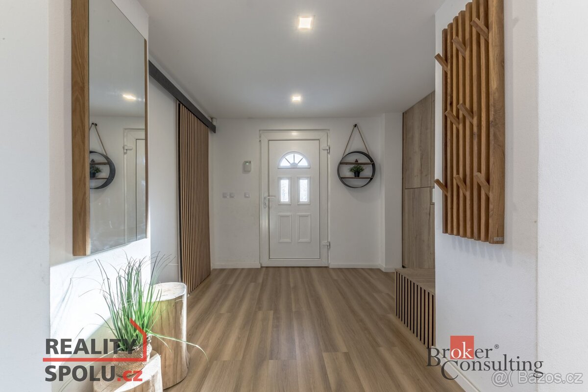 Prodej, domy/rodinný, 291 m2, U Rybníka 2/2, 25064 Zlonín, P - 16