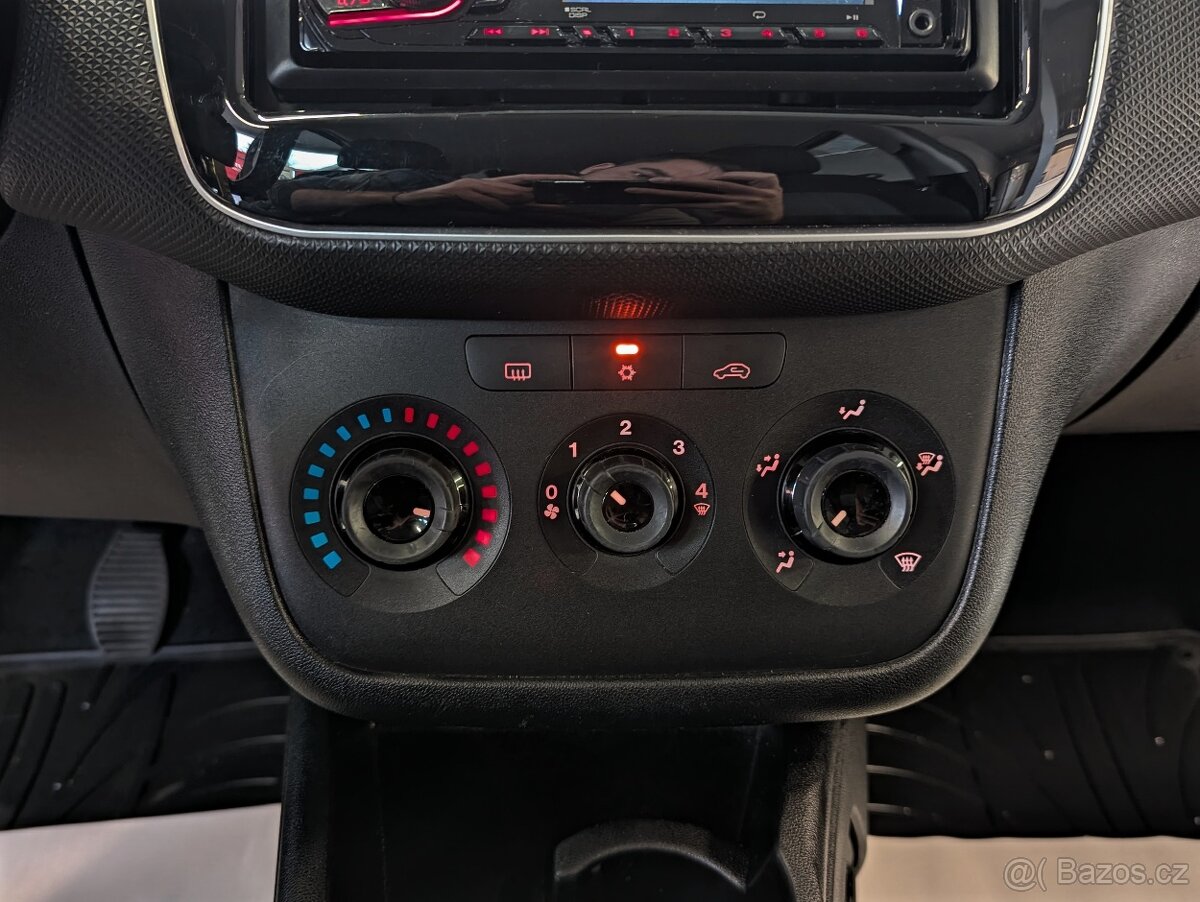 Fiat Punto 1.2i 51kW 1. majitel ČR, KLIMA - 16