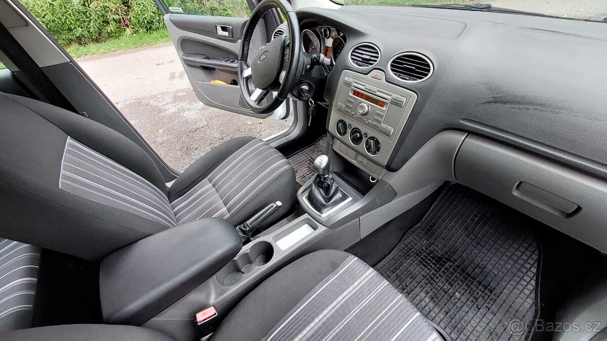Ford Focus kombi 1,6 - 16