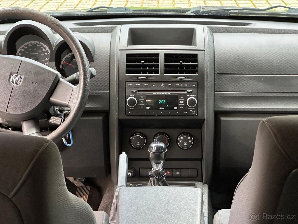 Dodge Nitro 2,8 CRDi 130 kW 4x4 - 16