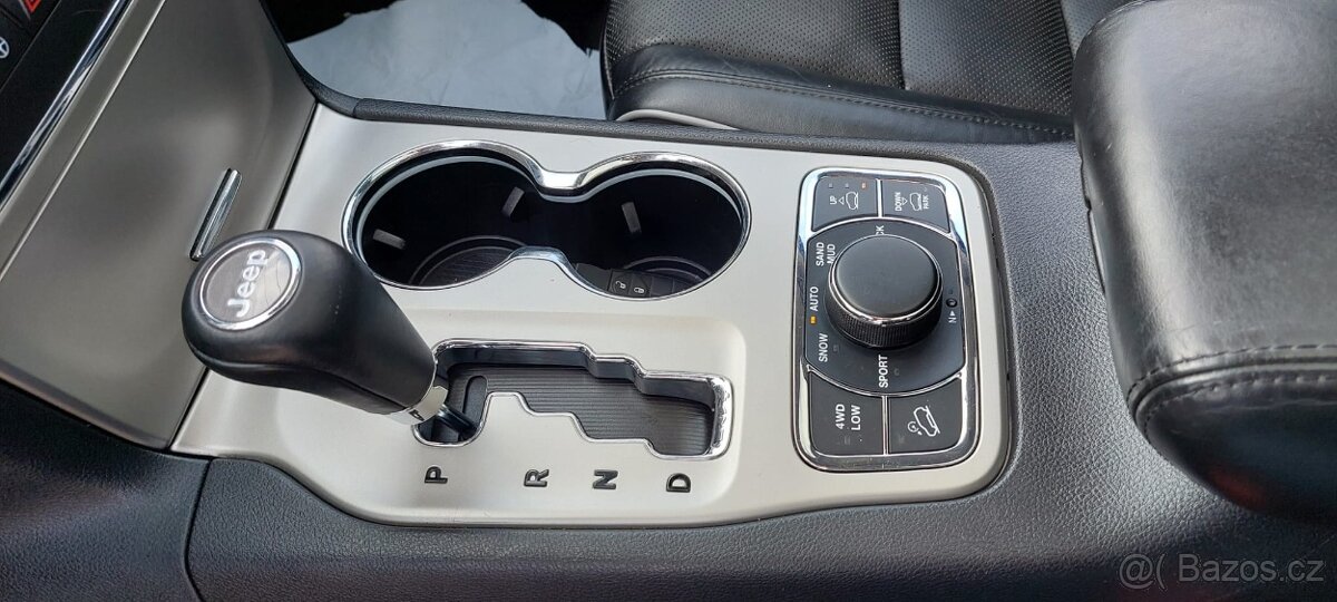 Jeep grand Cherokee 2011 ----- 258 550 Km - 16