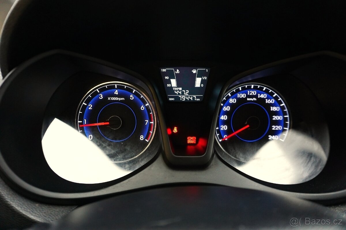 HYUINDAI IX20 1,4 CVVT 66KW 2013 1. MAJITEL 79.500 KM - 16