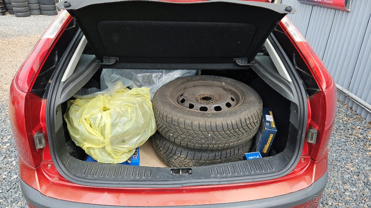 FORD FOCUS 1.6 - 16