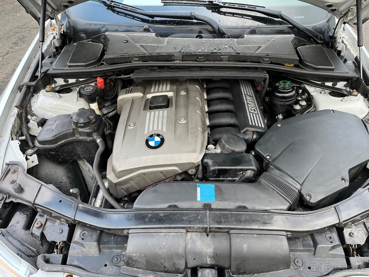 Prodám BMW 330i 190KW, 6st manuál M-packet - 16