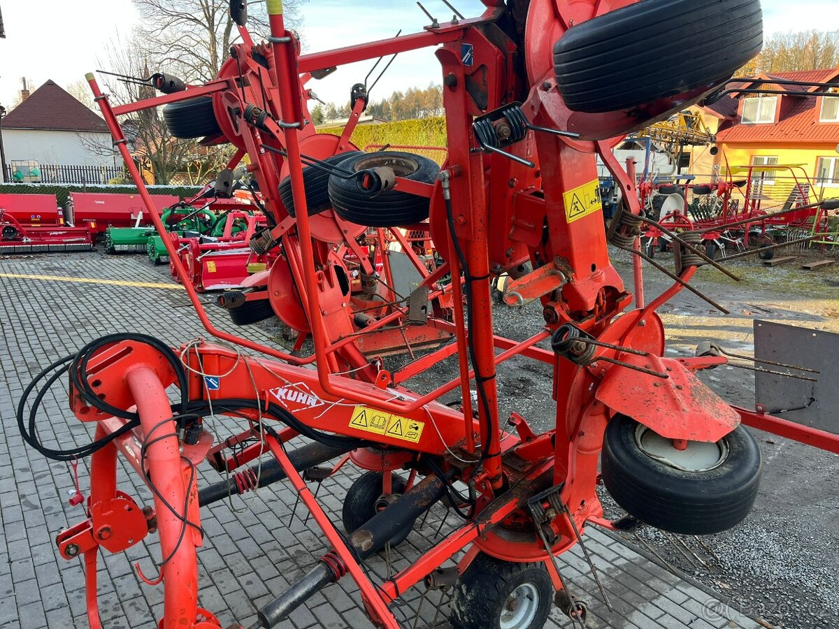 Obraceč sena, píce KÜHN GF 7702 - 16