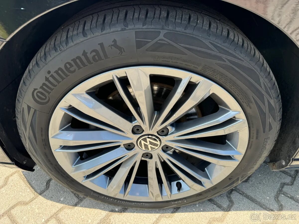 Volkswagen Passat Business TDI 147kw R-line/tažné/kamera/LED - 16