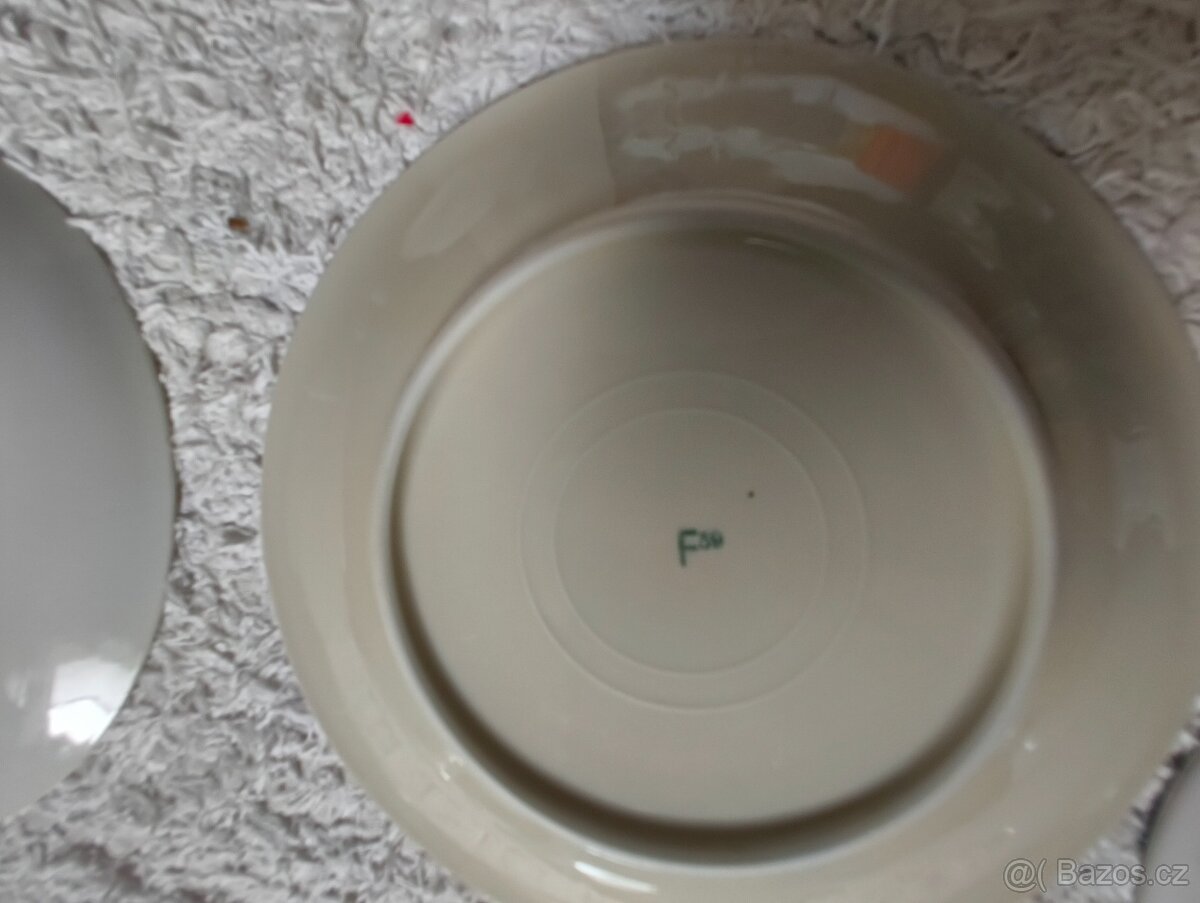 Talířky různé - 16