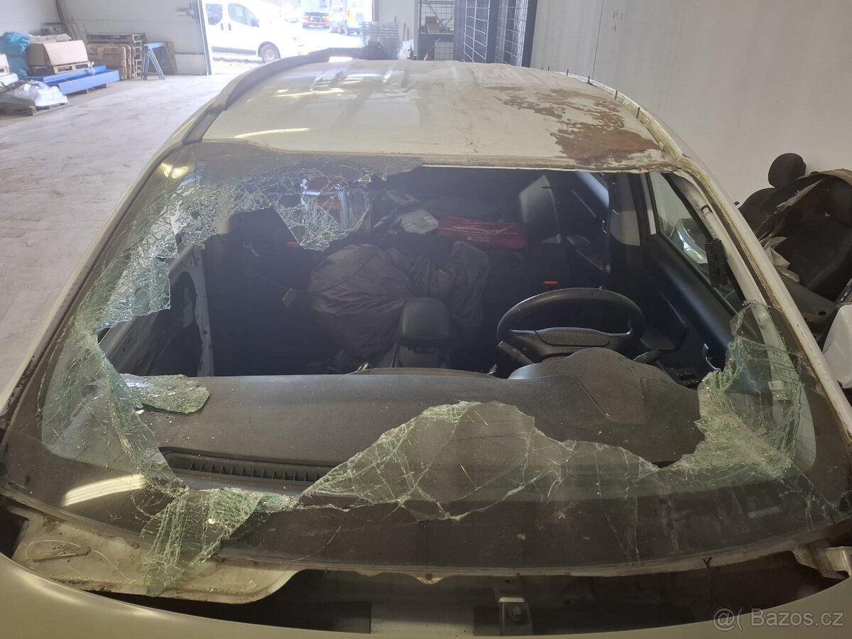 Kia Sportage 1.6 GDi 99kW rok 2012 - nájezd 117 xxx km - 16