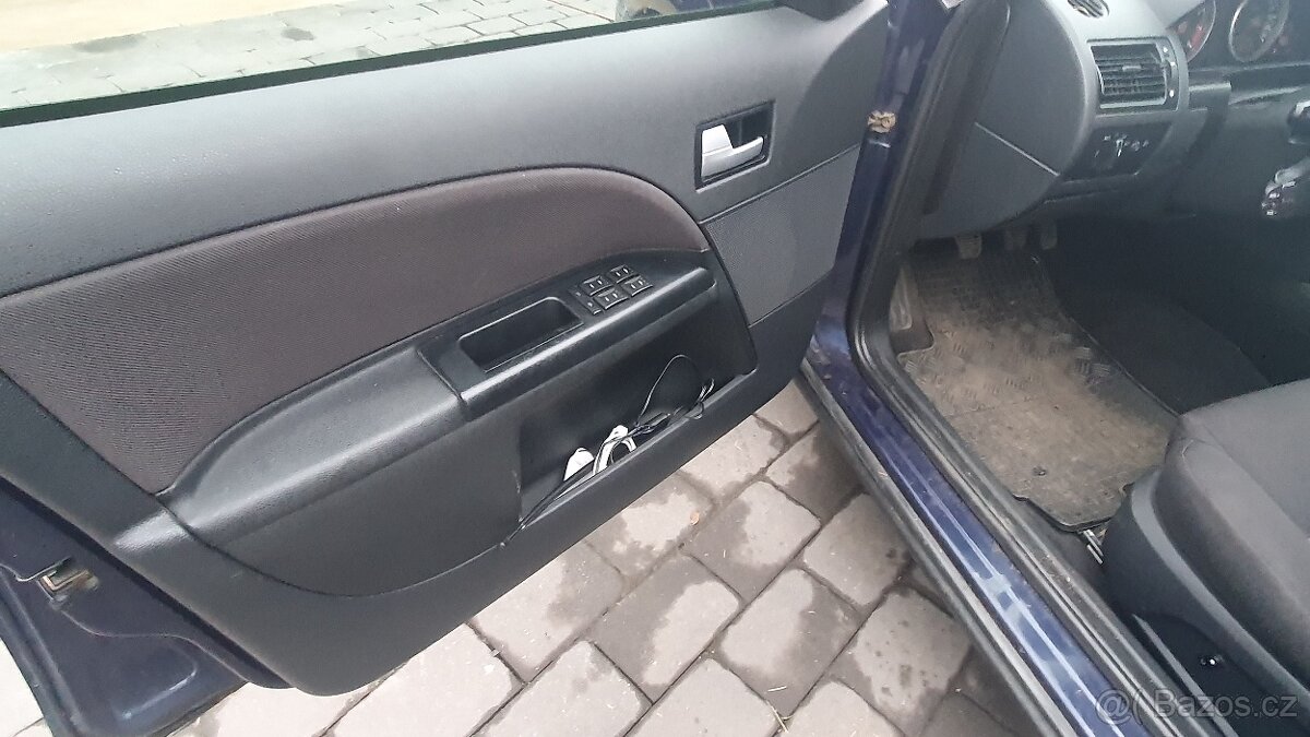 Ford Mondeo 1.8i - 16