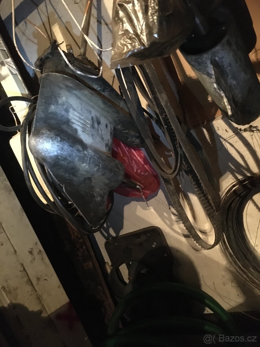 Nohy - převodovky k Lodním motorům - 16