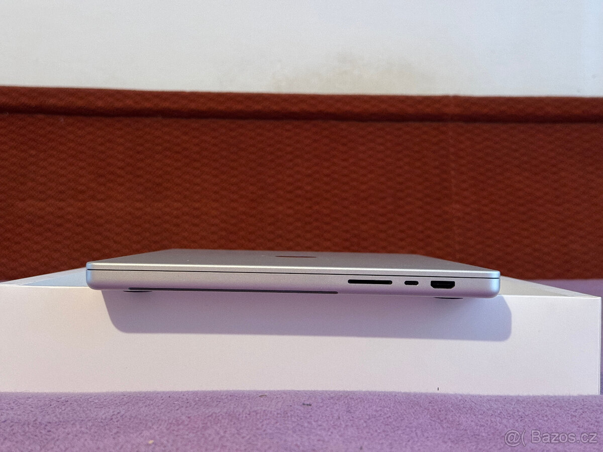 Macbook Pro 16" 2021 M1 16GB 512GB - 16