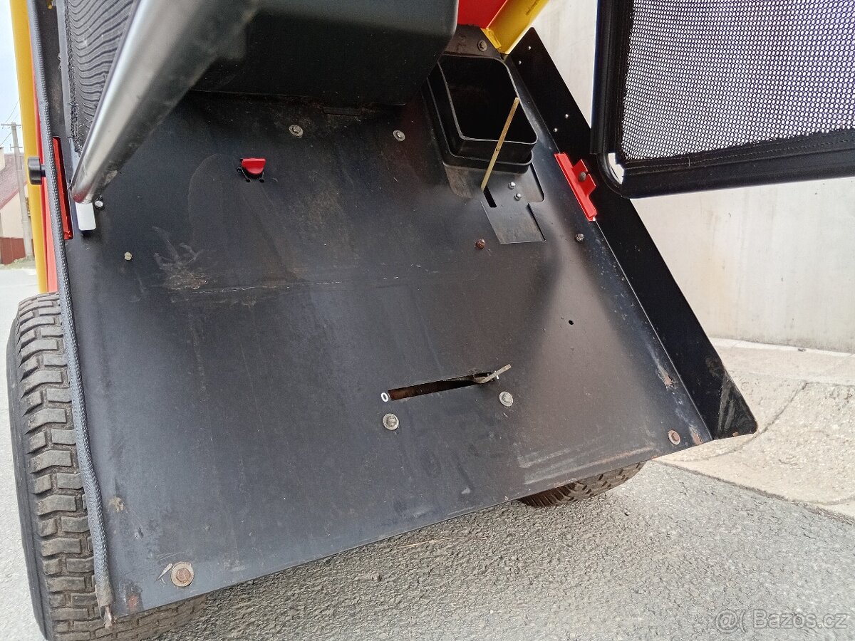 Prodám zahradní traktor Outils-wolf - 16