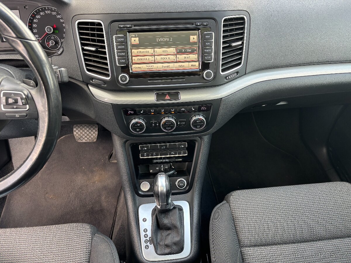 VOLKSWAGEN SHARAN 2.0 TDI 103KW 7/2015 TOP 8xALU KOLA - 16